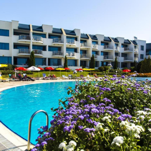 Sineva Park 3*