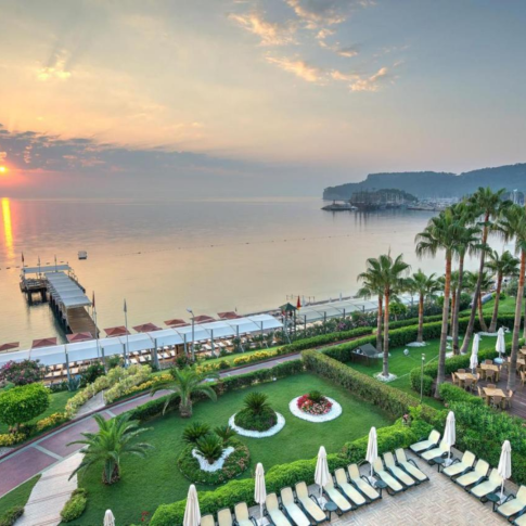 Golden Lotus Hotel 4*